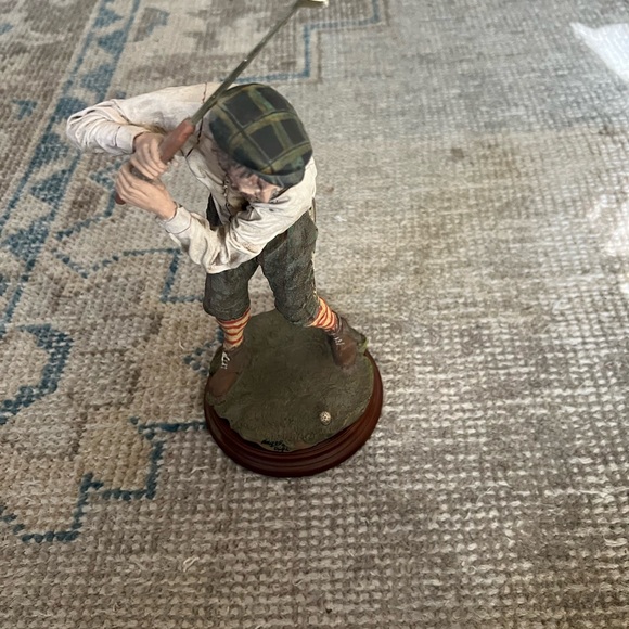 Handsome Golfer Statue From St Andrew’s Great Gift - Picture 2 of 9